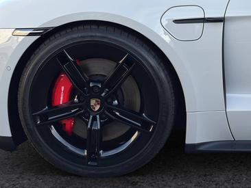 Porsche Taycan ph2 GTS — photo 9