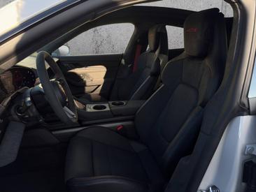 Porsche Taycan ph2 GTS — photo 12