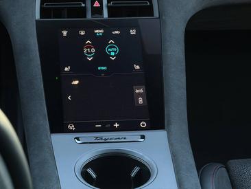Porsche Taycan ph2 GTS — photo 25