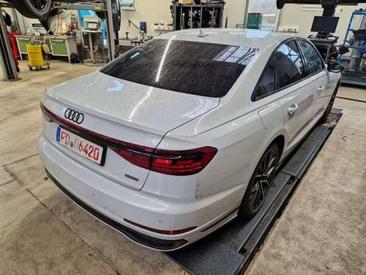 Audi A8 S Line 60 TFSI E — photo 3