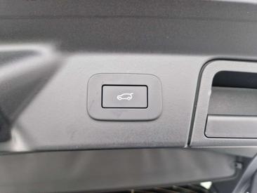 Land Rover Range Rover Velar D200 Dynamic SE — photo 11