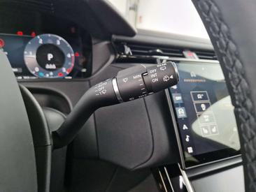 Land Rover Range Rover Velar D200 Dynamic SE — photo 34