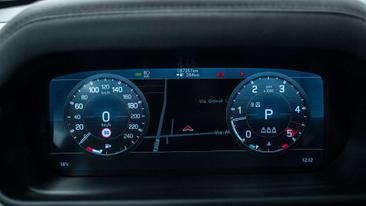 Land Rover Defender 110 XS Edition D300 — photo 8