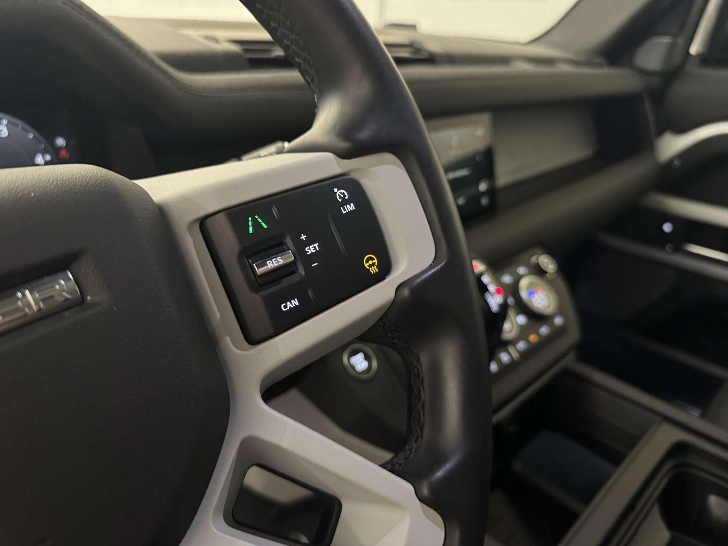 Land Rover Defender 3.0D SE D300 - 2025 - Joinsteer - #5