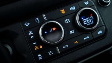 Land Rover Defender 110 XS Edition D300 — photo 27