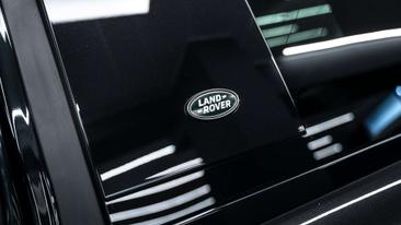 Land Rover Defender 110 XS Edition D300 — photo 29