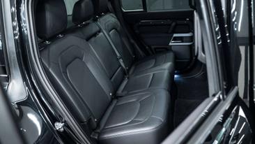 Land Rover Defender 110 XS Edition D300 — photo 30
