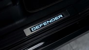 Land Rover Defender 110 XS Edition D300 — photo 31