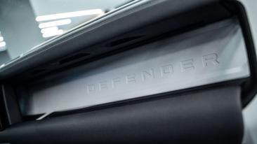 Land Rover Defender 110 XS Edition D300 — photo 32