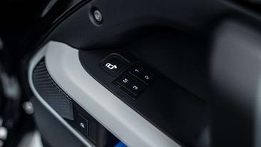 Land Rover Defender 110 XS Edition D300 — photo 33