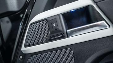 Land Rover Defender 110 XS Edition D300 — photo 34