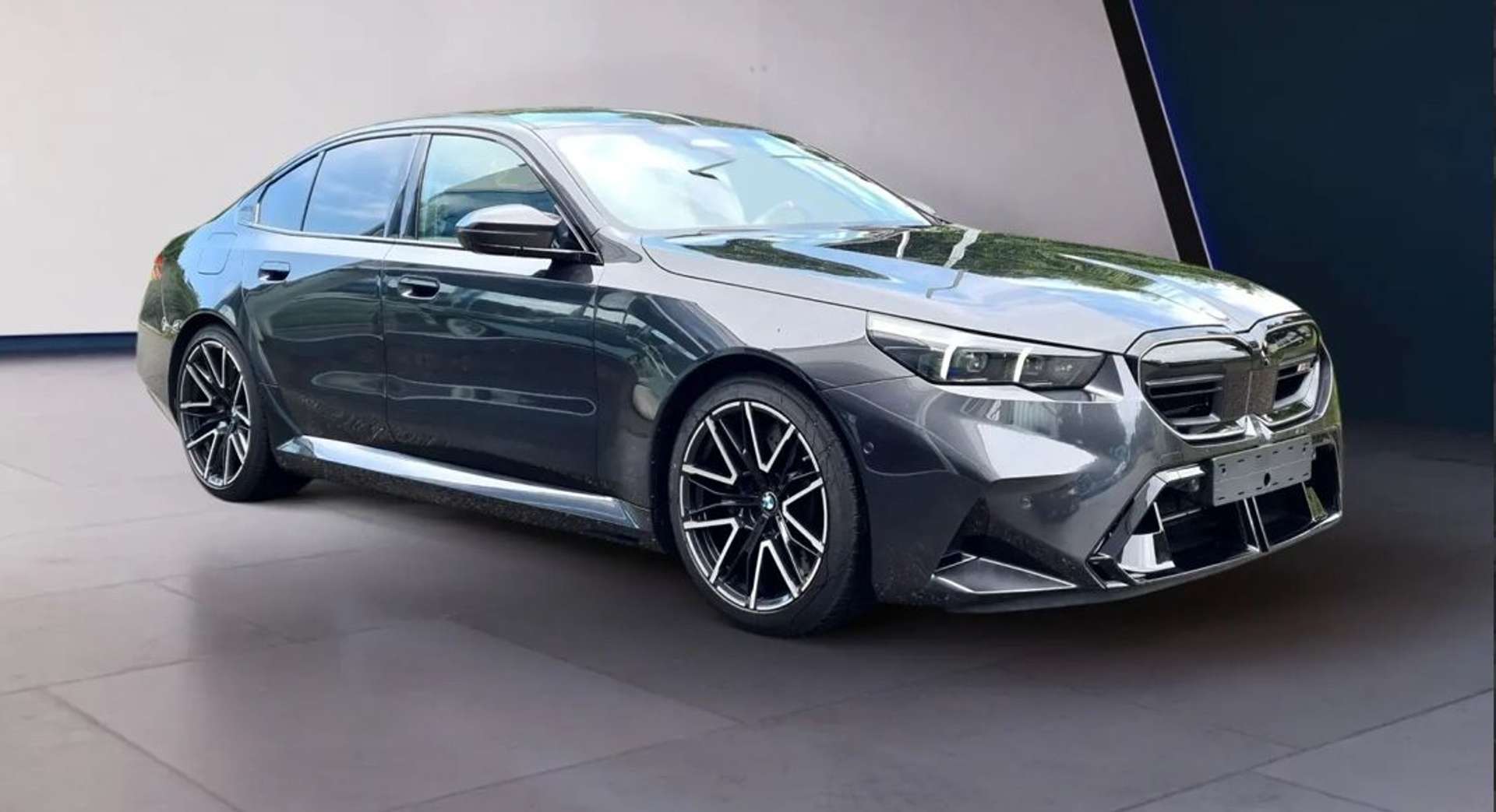 BMW M5 M Sport XDrive - 2025 - Joinsteer - #1