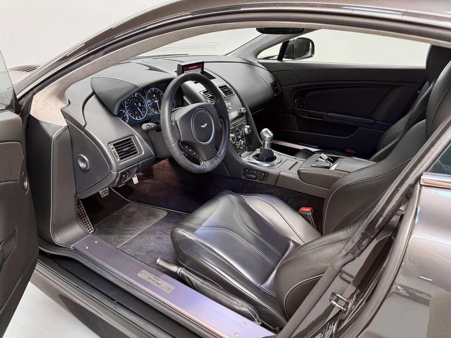 Aston Martin Vantage 5.9i V12 - 2013 - Joinsteer - #4