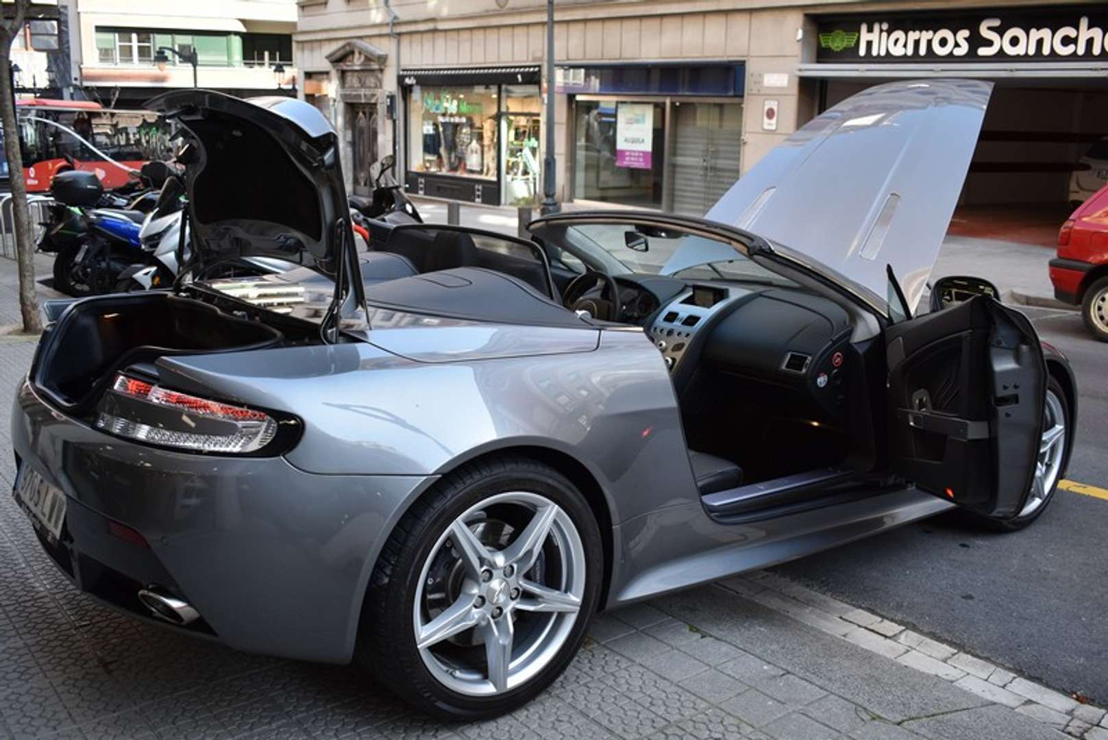 Aston Martin Vantage Roadster V8 Sportshift II - 2016 - Joinsteer - #11