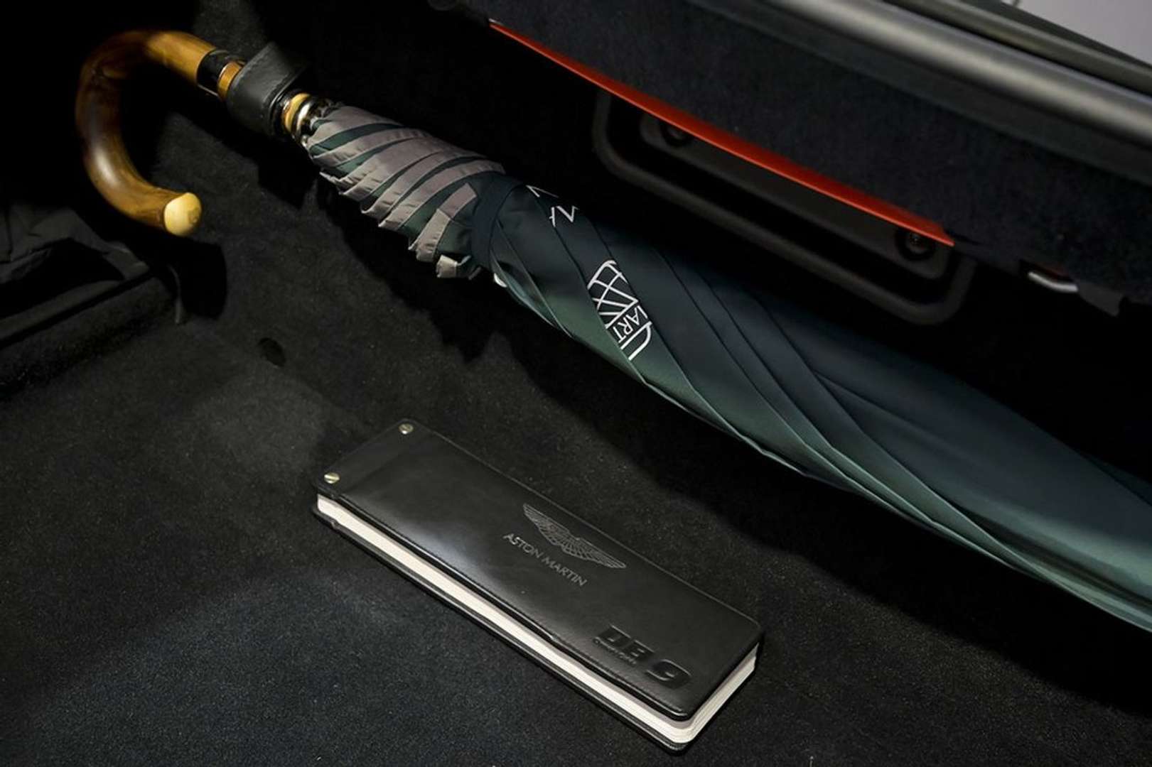 Aston Martin DB9 Coupe 5.9 Touchtronic - 2006 - Joinsteer - #14