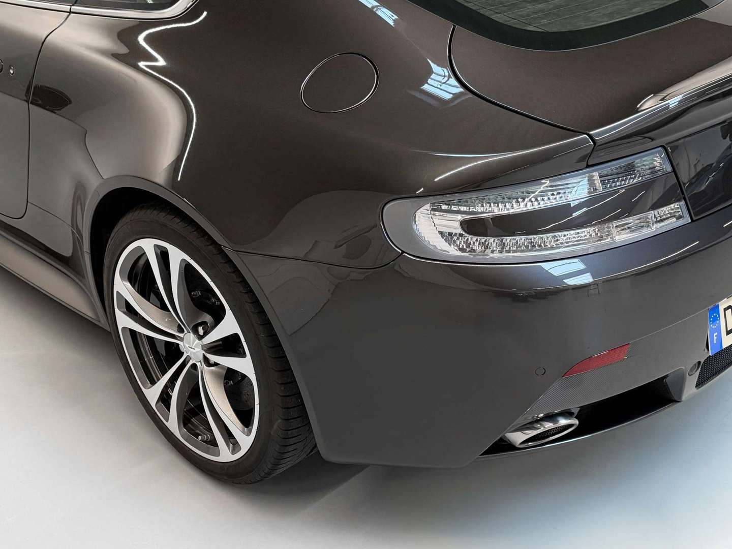 Aston Martin Vantage 5.9i V12 - 2013 - Joinsteer - #15