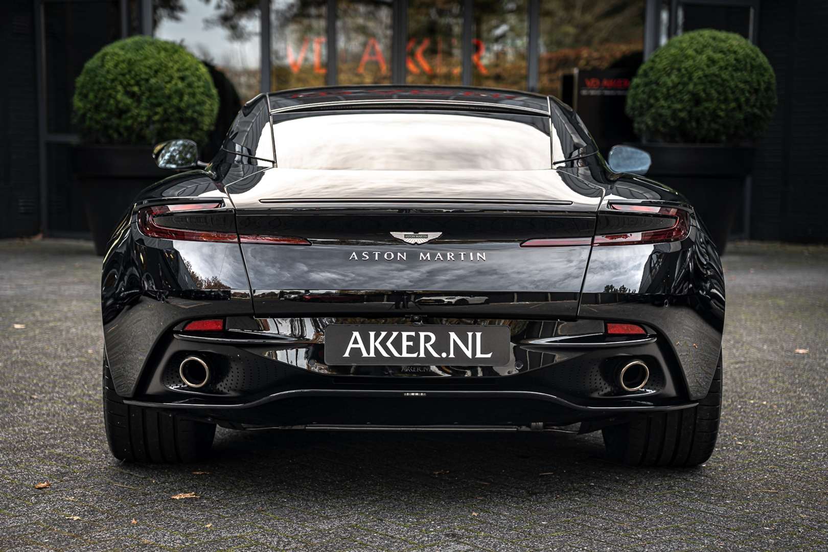 Aston Martin DB12 V8 Lux Quilting Leder - 2024 - Joinsteer - #17