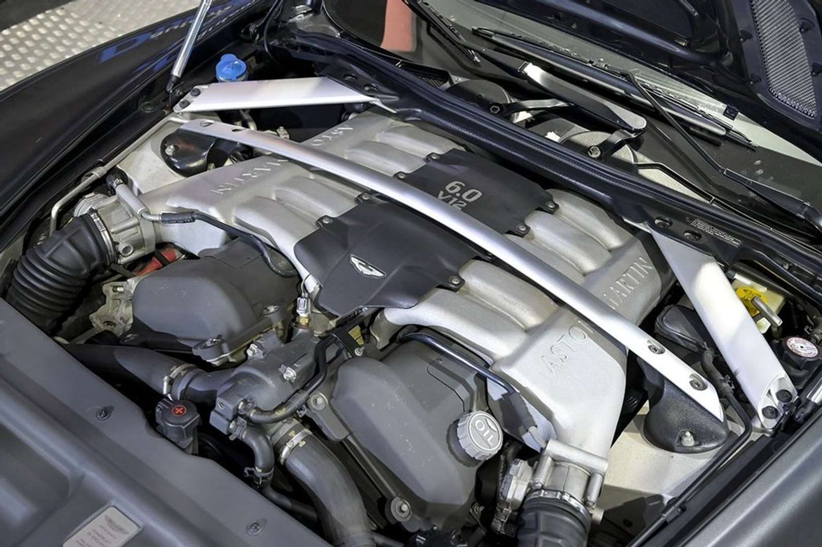 Aston Martin DB9 Coupe 5.9 Touchtronic - 2006 - Joinsteer - #20