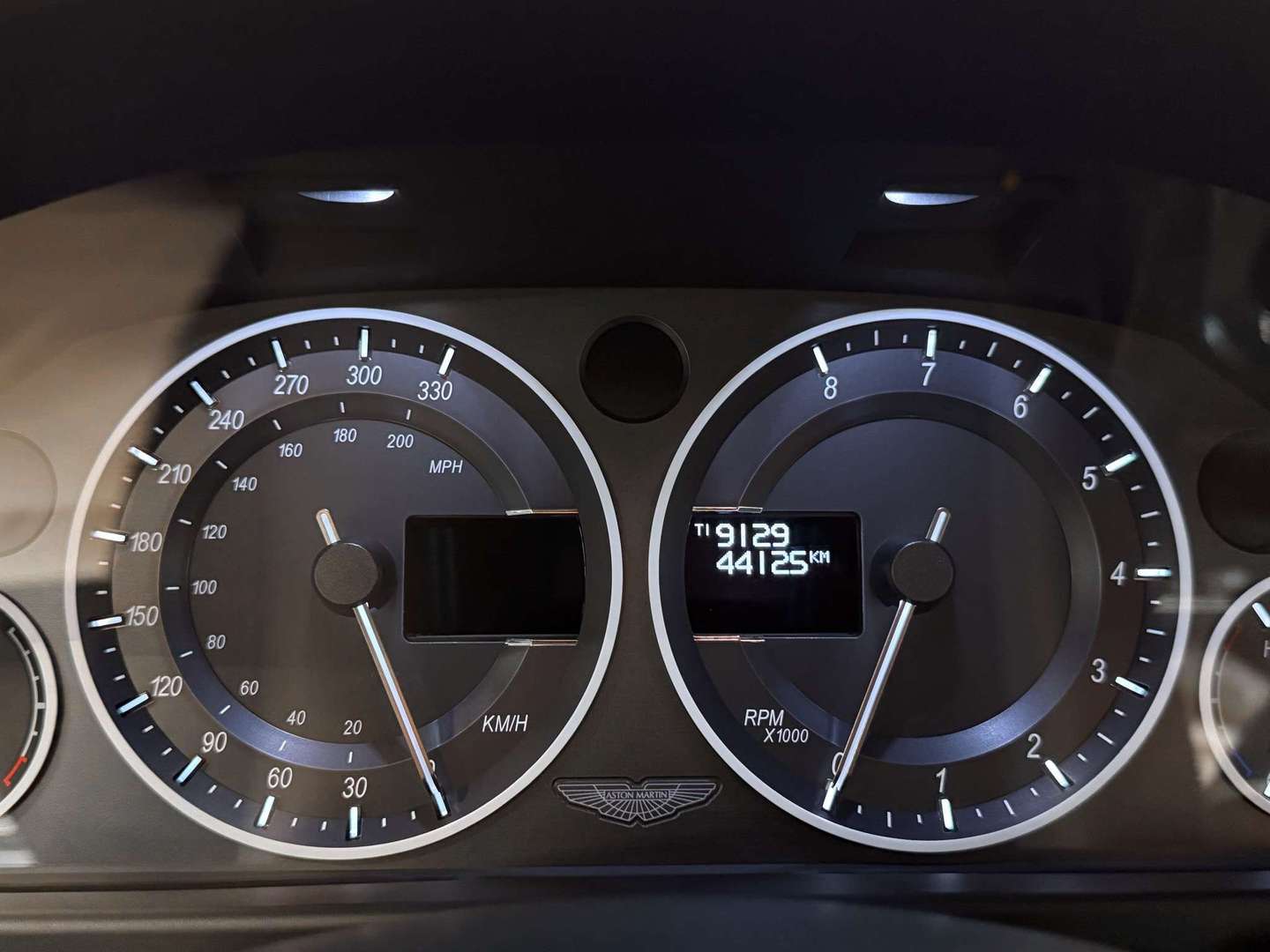 Aston Martin Vantage 5.9i V12 - 2013 - Joinsteer - #19