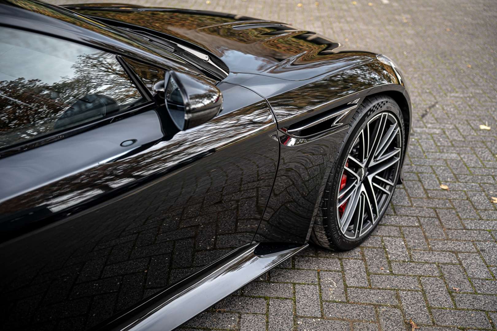Aston Martin DB12 V8 Lux Quilting Leder - 2024 - Joinsteer - #21