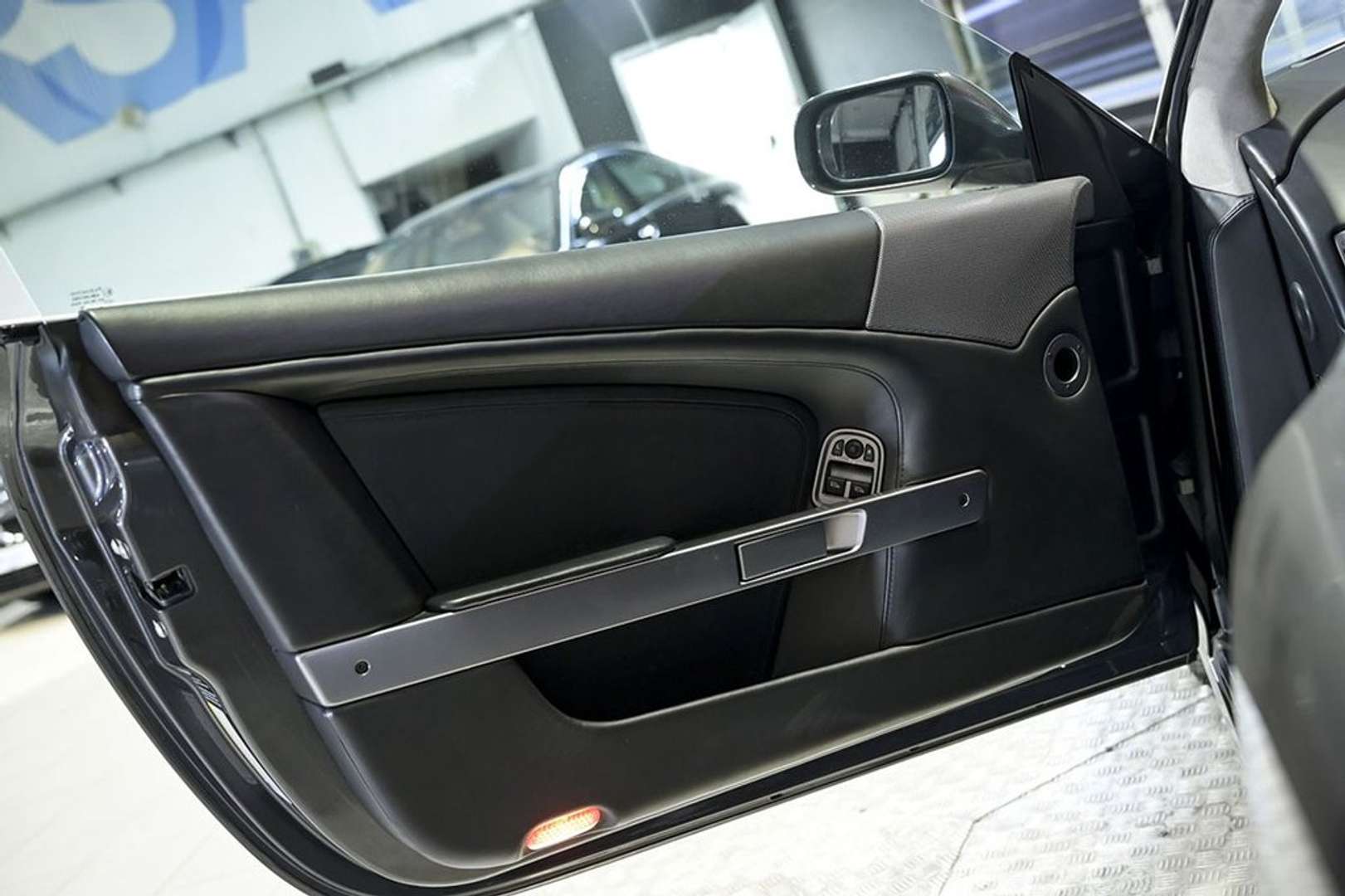 Aston Martin DB9 Coupe 5.9 Touchtronic - 2006 - Joinsteer - #22