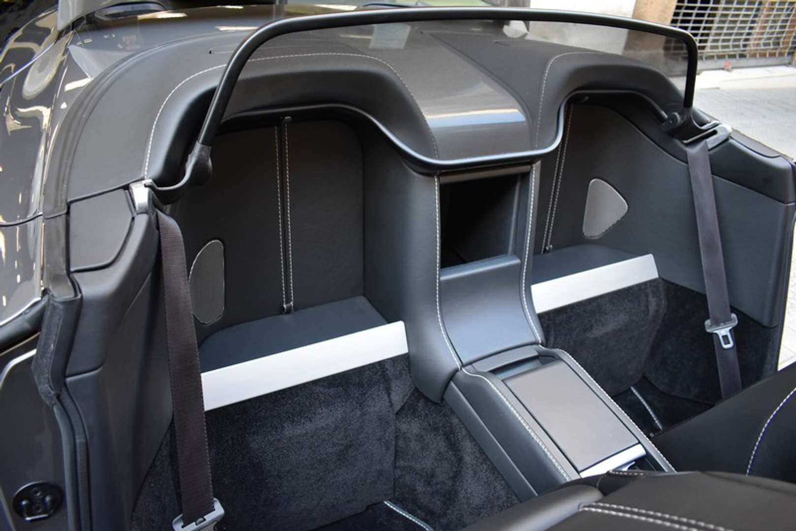 Aston Martin Vantage Roadster V8 Sportshift II - 2016 - Joinsteer - #21