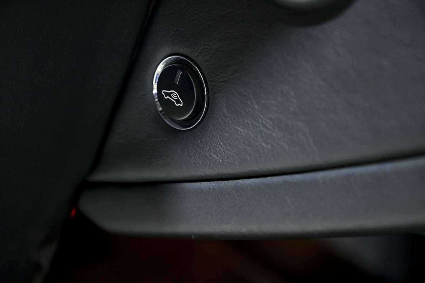 Aston Martin DB9 Coupe 5.9 Touchtronic - 2006 - Joinsteer - #29