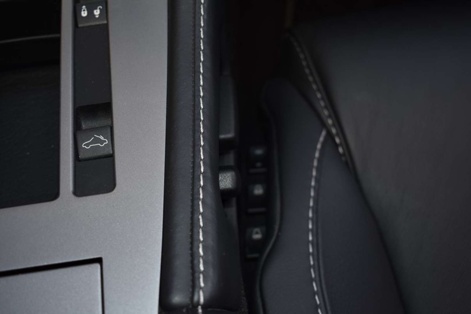 Aston Martin Vantage Roadster V8 Sportshift II - 2016 - Joinsteer - #33