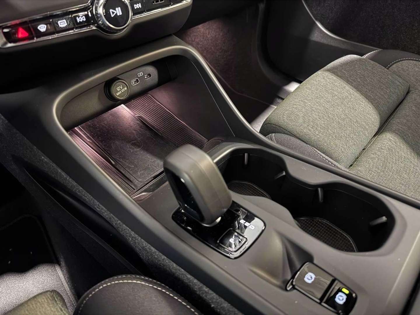 Volvo XC40 B3 Core - 2025 - Joinsteer - #6