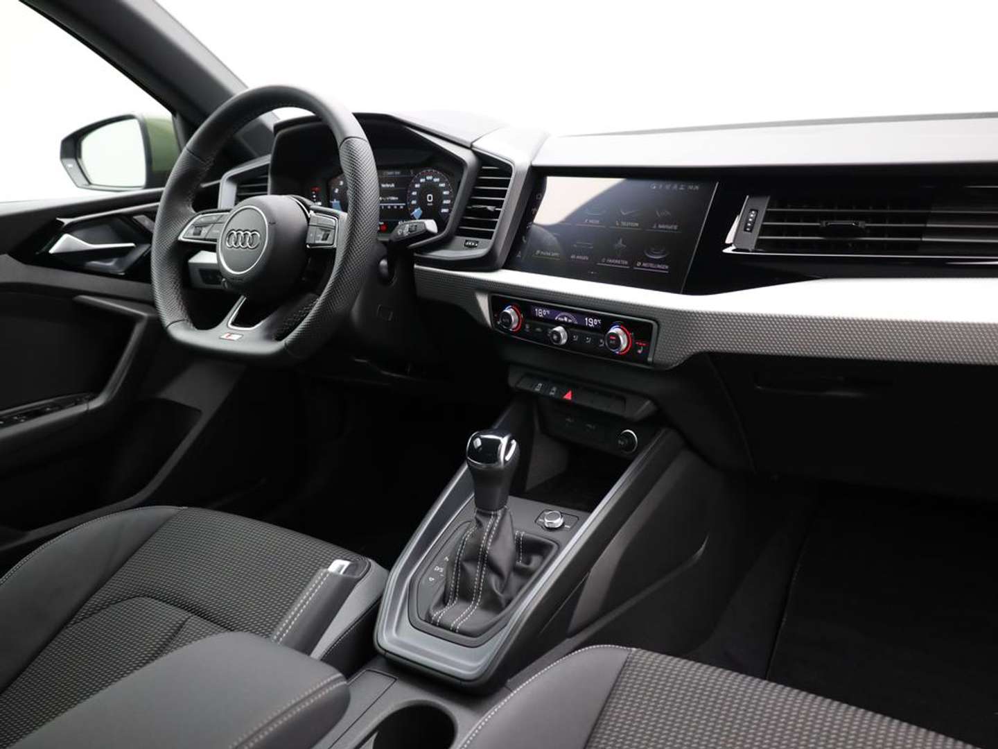 Audi A1 Sportback S Line 35 TFSI - 2024 - Joinsteer - #2