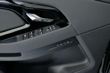Land Rover Range Rover Evoque P300e S — photo 12