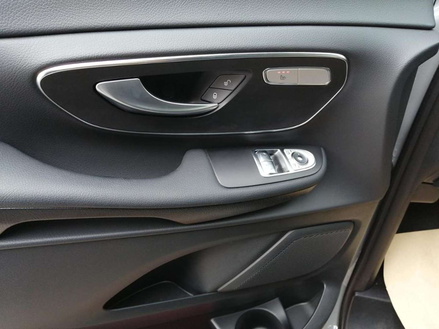 Mercedes EQV 300 - 2024 - Joinsteer - #17