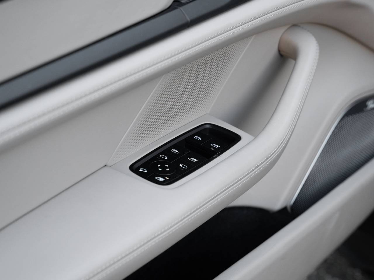 Porsche Taycan 4 Cross Turismo - 2024 - Joinsteer - #44