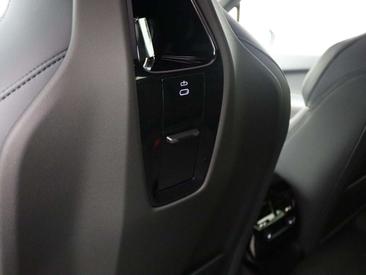 BMW IX M Sport XDrive60 — photo 15