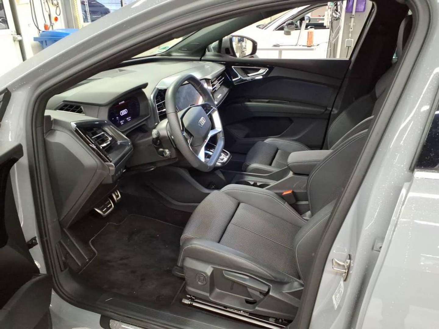 Audi Q4 E-tron Attraction 45 TFSI E - 2025 - Joinsteer - #5