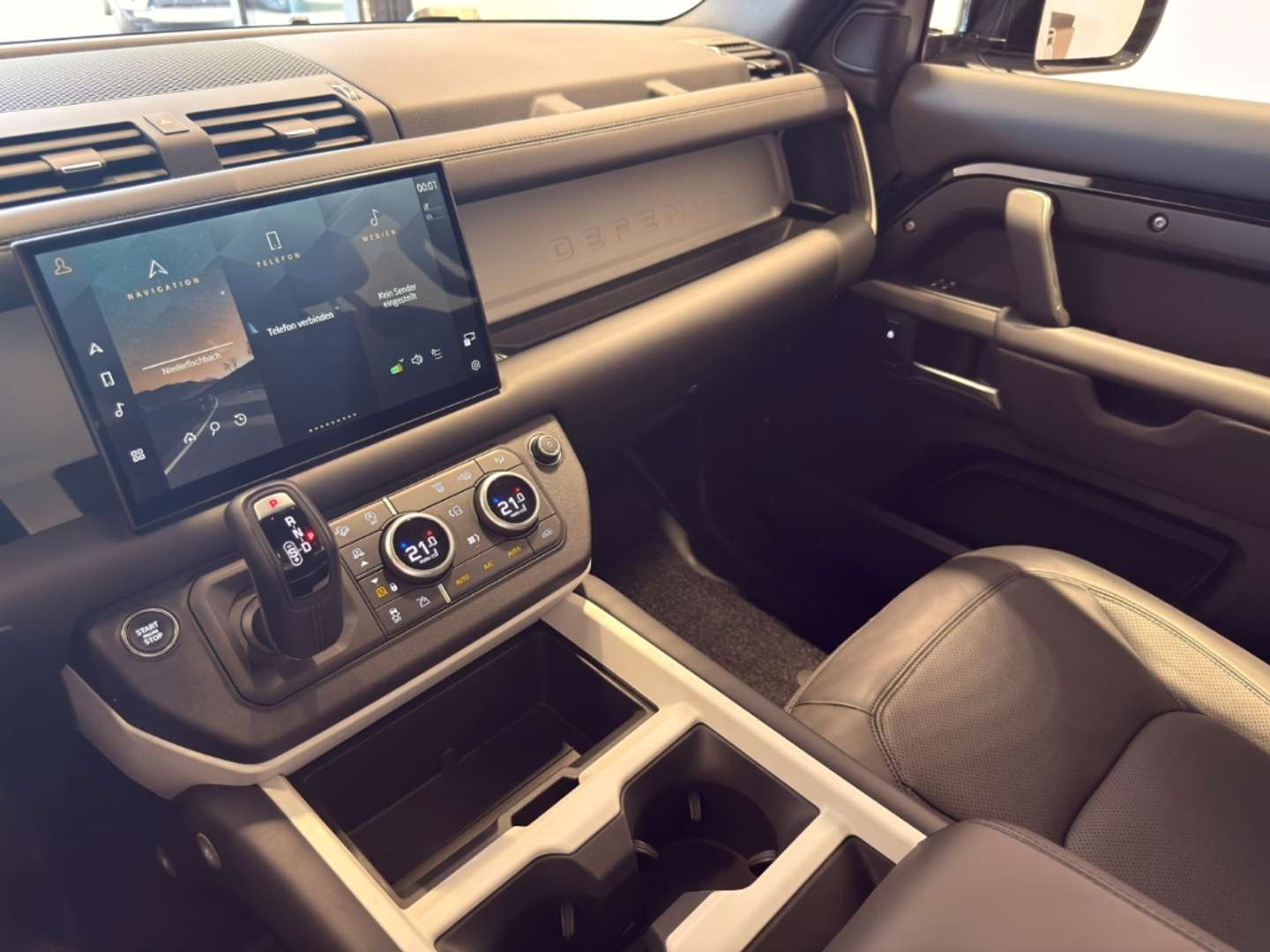 Land Rover Defender 130 X-Dynamic SE D300 - 2024 - Joinsteer - #13