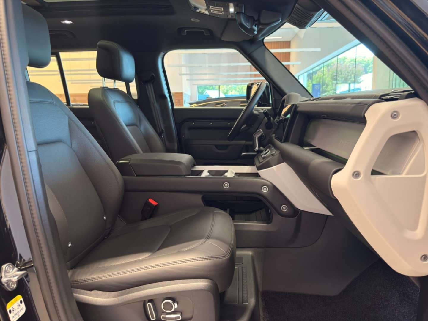 Land Rover Defender 130 X-Dynamic SE D300 - 2024 - Joinsteer - #17