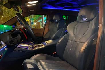 BMW XM 4.4 PHEV — photo 4