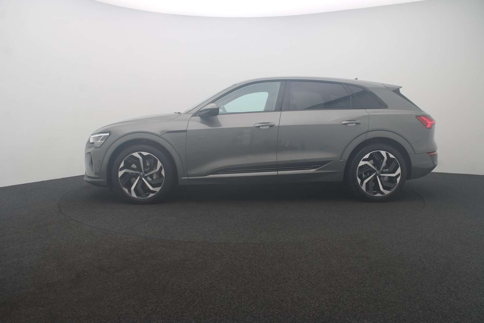 Audi Q8 S Line 50 - 2023 - Joinsteer - #1