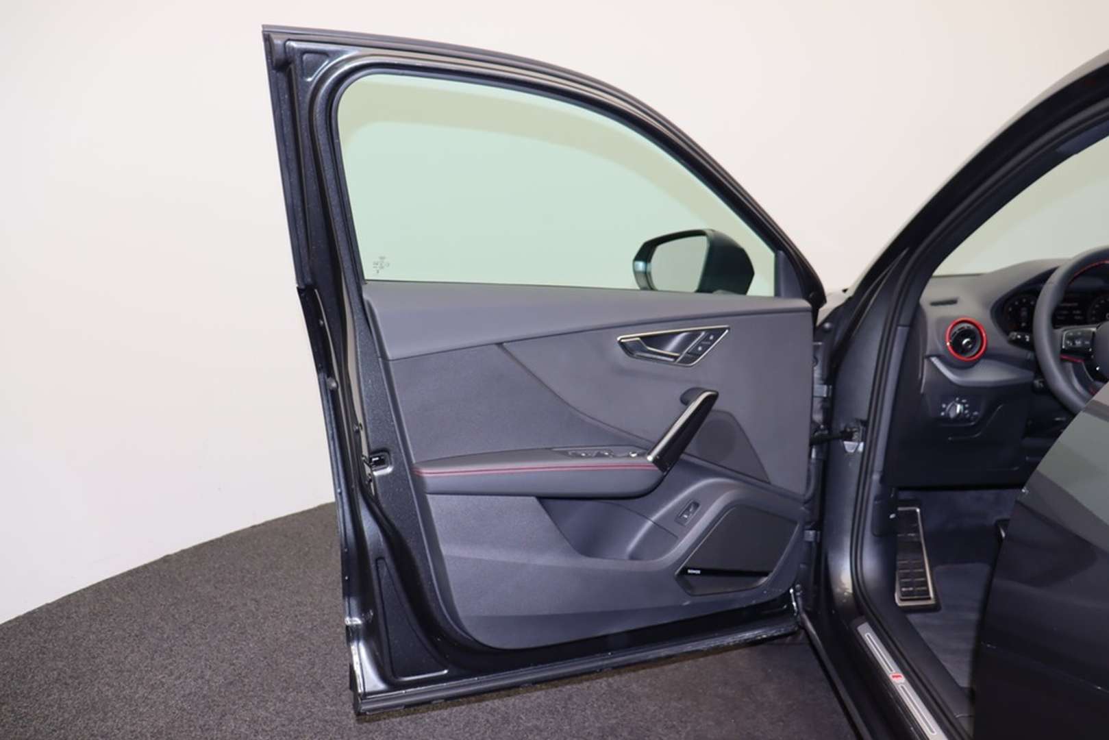 Audi Q2 S Line 35 TFSI - 2024 - Joinsteer - #6