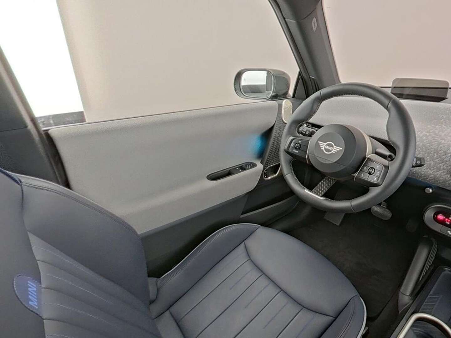 Mini 3 Portes Favoured Cooper E - 2025 - Joinsteer - #3