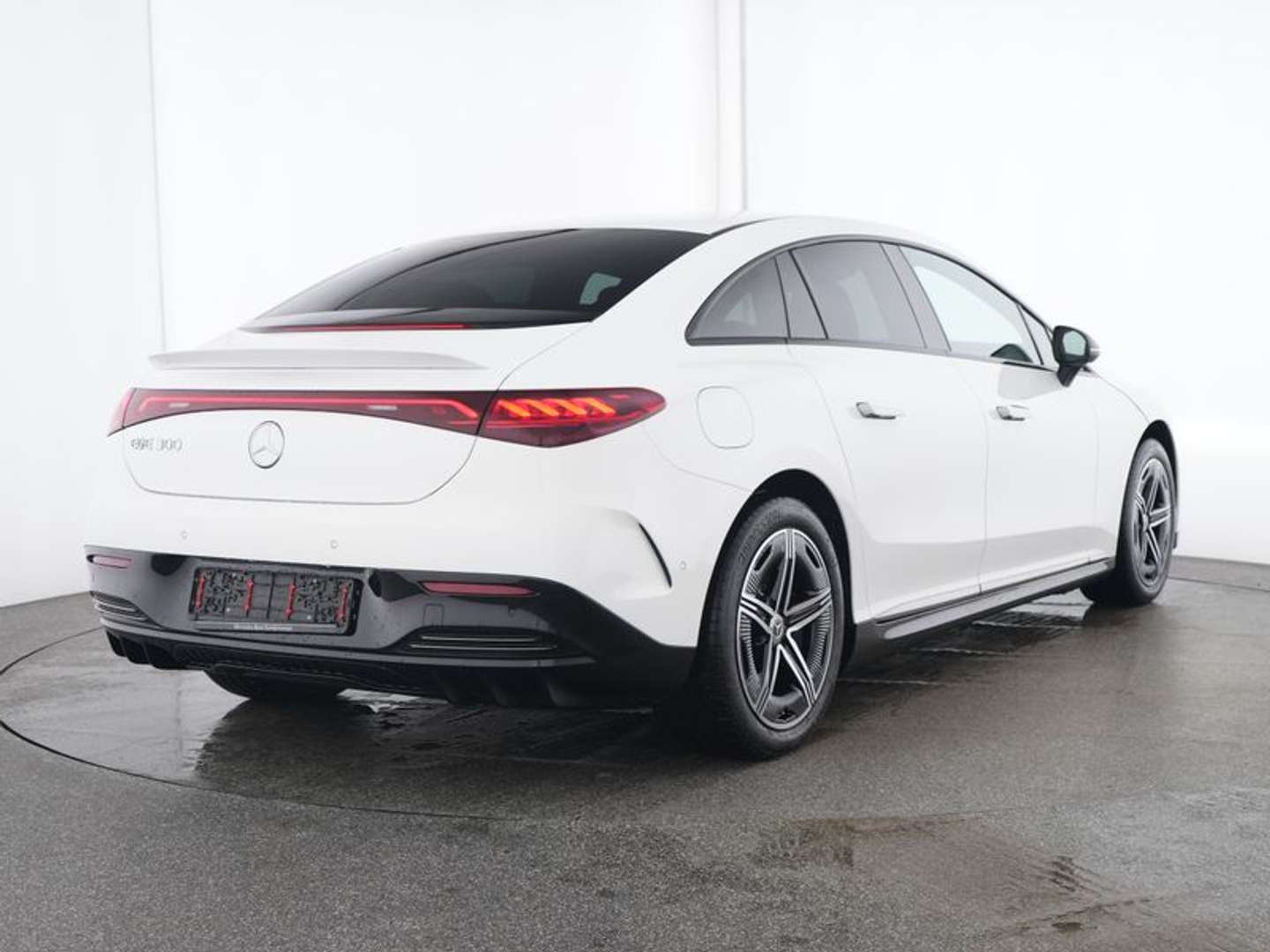 Mercedes EQE 300 AMG Line - 2024 - Joinsteer - #1