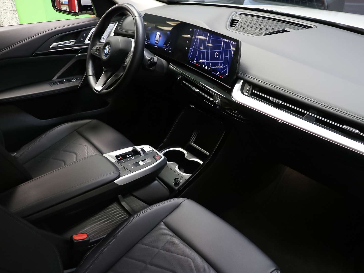 BMW IX1 EDrive20 - 2024 - Joinsteer - #4