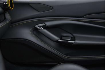 Ferrari F8 Spider — photo 14