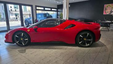 Ferrari SF90 Spider — photo 8