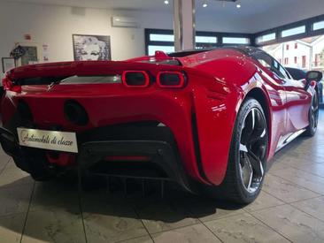 Ferrari SF90 Spider — photo 9