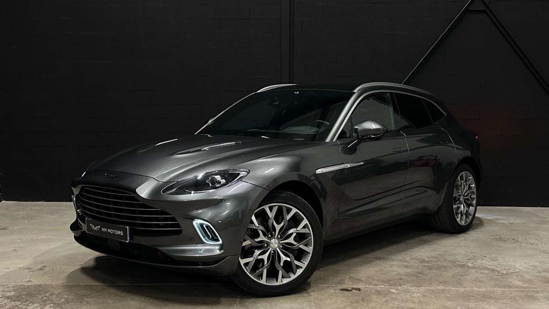 Aston Martin DBX 550 BI-TURBO 4WD - 2021 - Joinsteer - #1