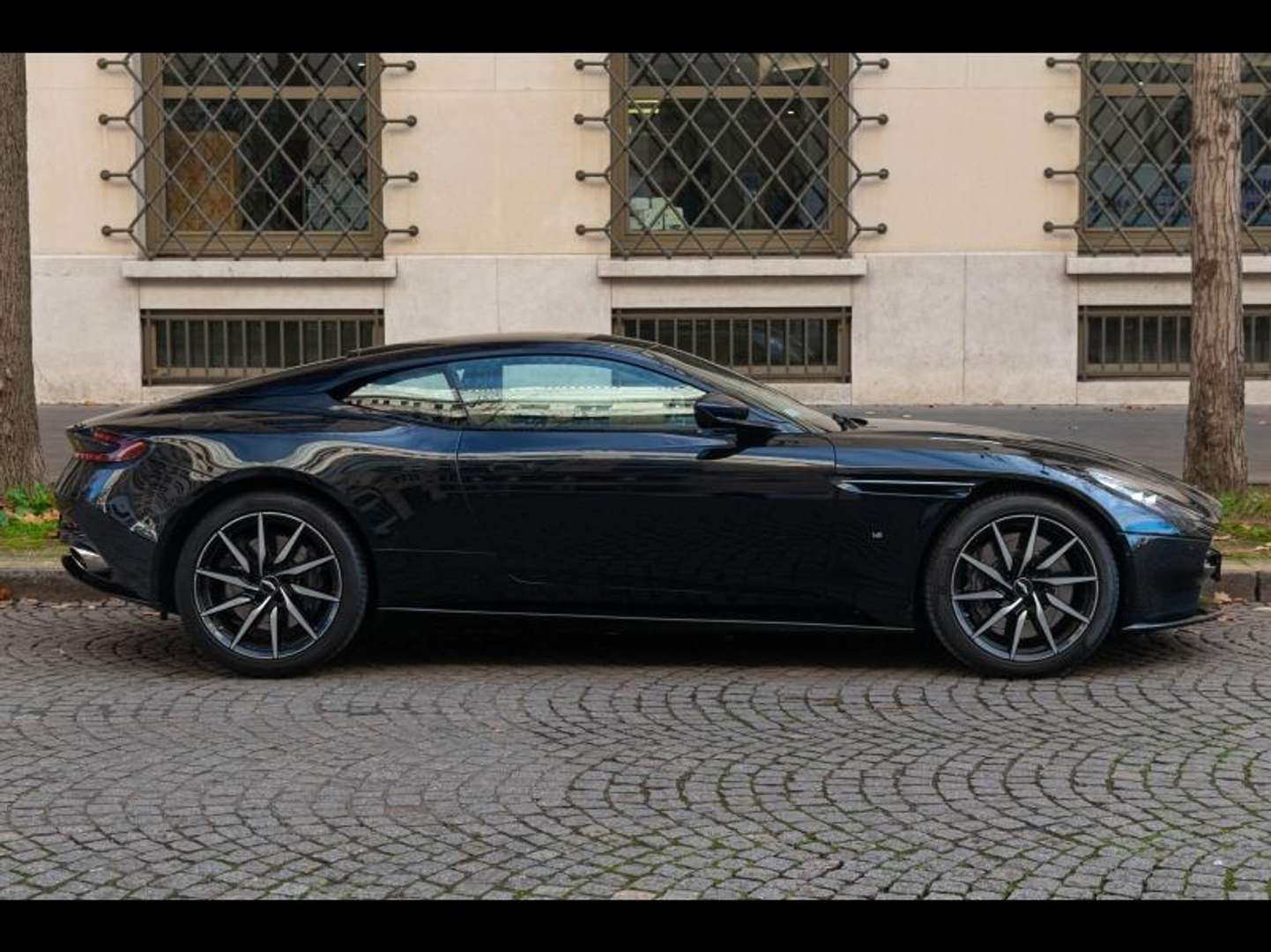 Aston Martin DB11 V12 5.2 608ch BVA8 - 2016 - Joinsteer - #4