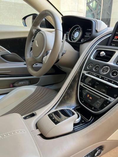 Aston Martin DB11 Coupé 5.2 Biturbo V12 - - Joinsteer - #4