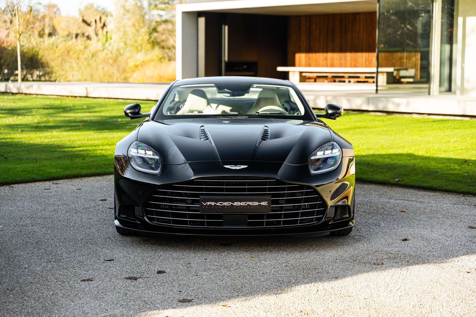 Aston Martin Vanquish V12 - 2025 - Joinsteer - #4